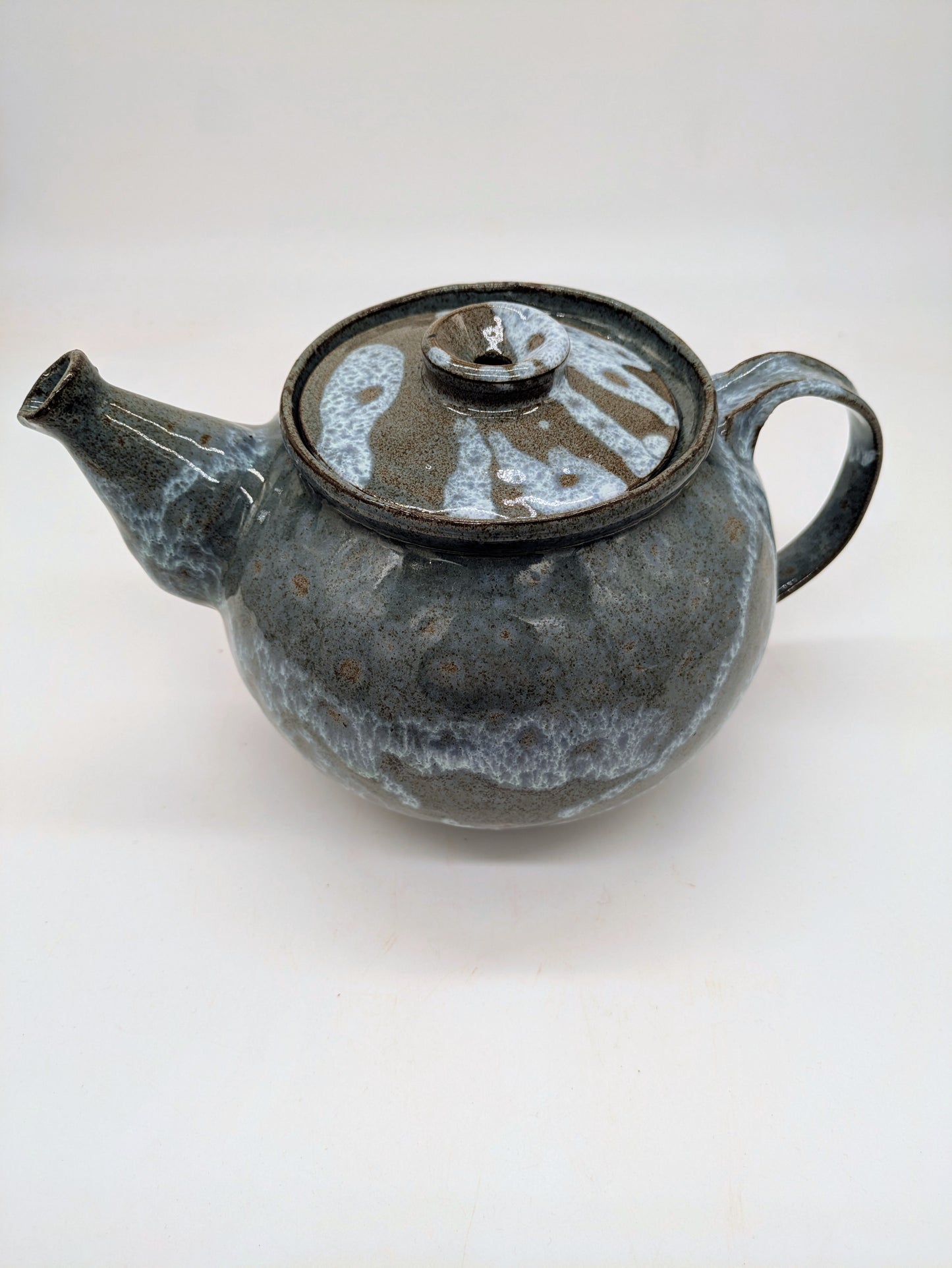 Medium teapot pentland sky