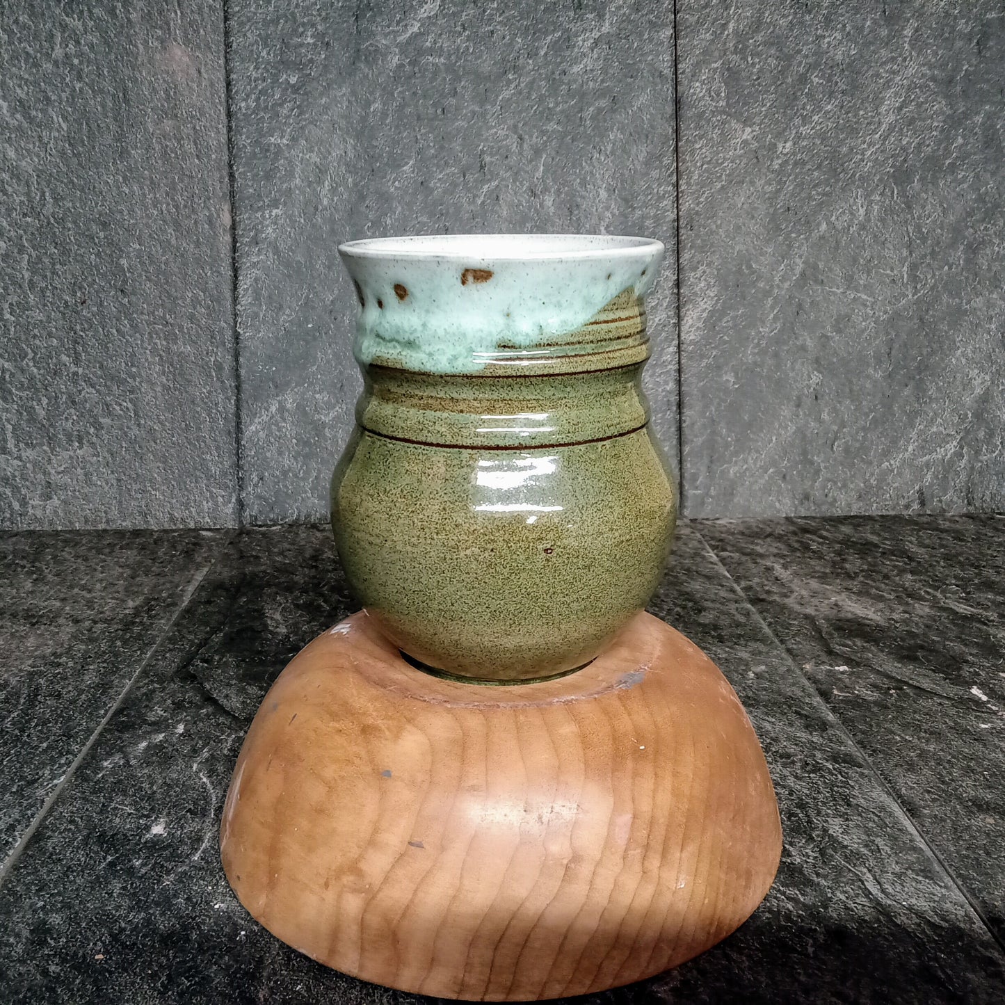 Hills medium vase