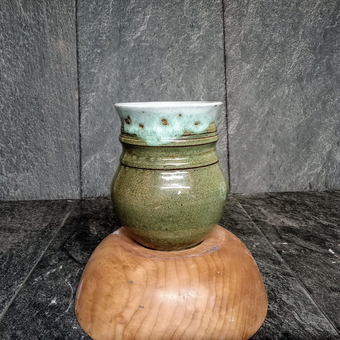 Hills medium vase