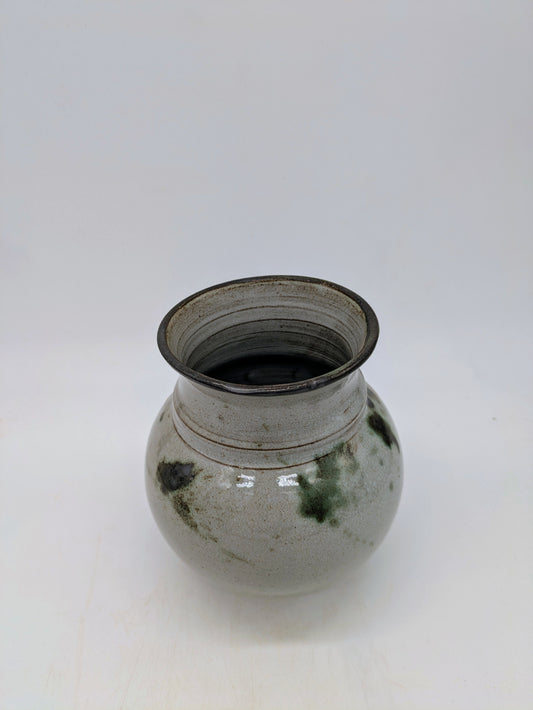 Round vase