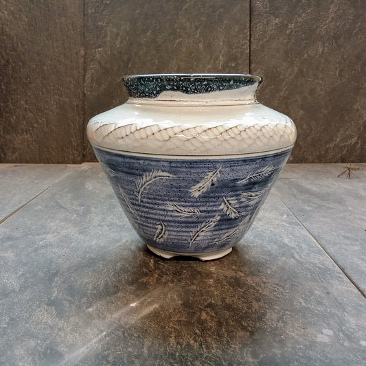Shouldered Feather Vase