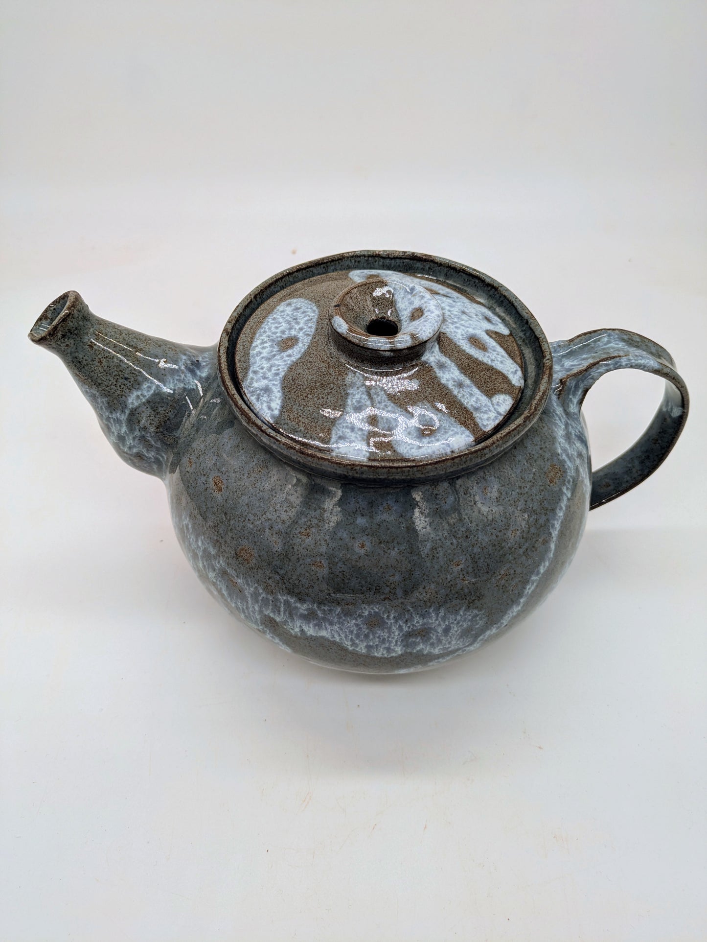 Medium teapot pentland sky