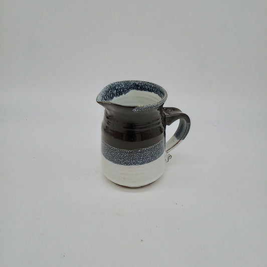 Solstice straight milk jug, horizontal