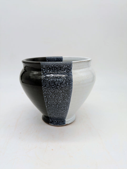 Broad vase, Solstice