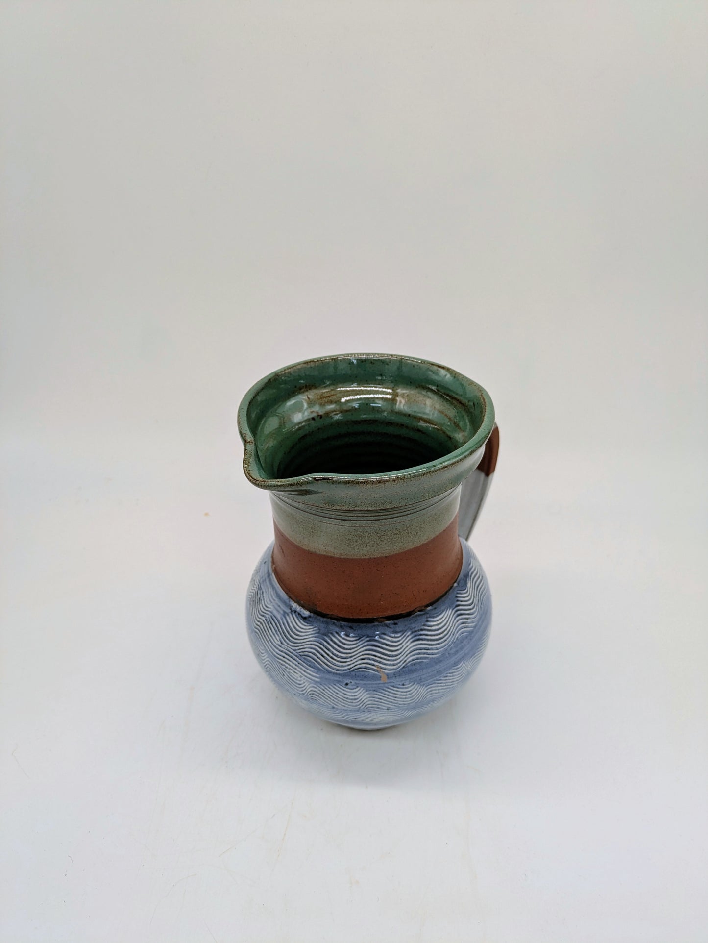 Shorelines small pitcher