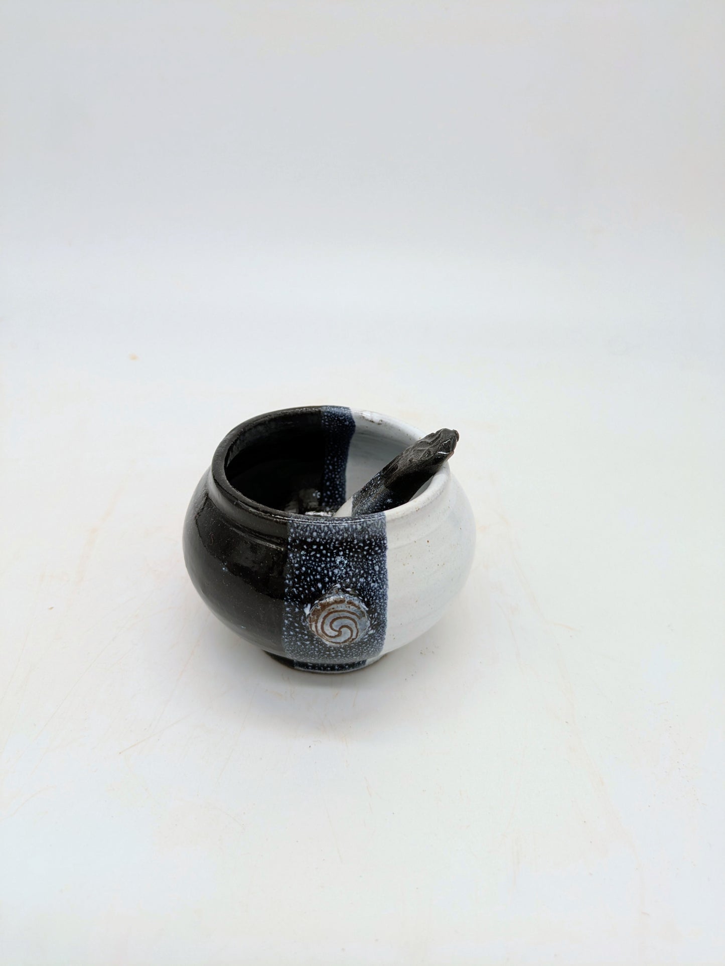 Condiment Bowl with spoon. (Solstice)